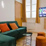 Gabrielle - Authentic Loft Saint-Germain Luxembourg Courtyard