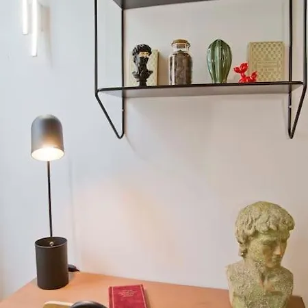 Gabrielle - Authentic Loft Saint-germain Luxembourg Courtyard *