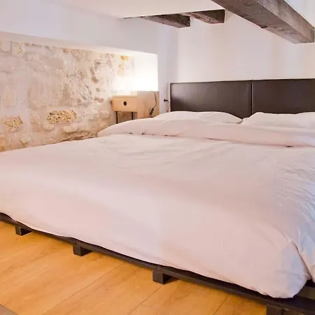 Gabrielle - Authentic Loft Saint-germain Luxembourg Courtyard Apartment *